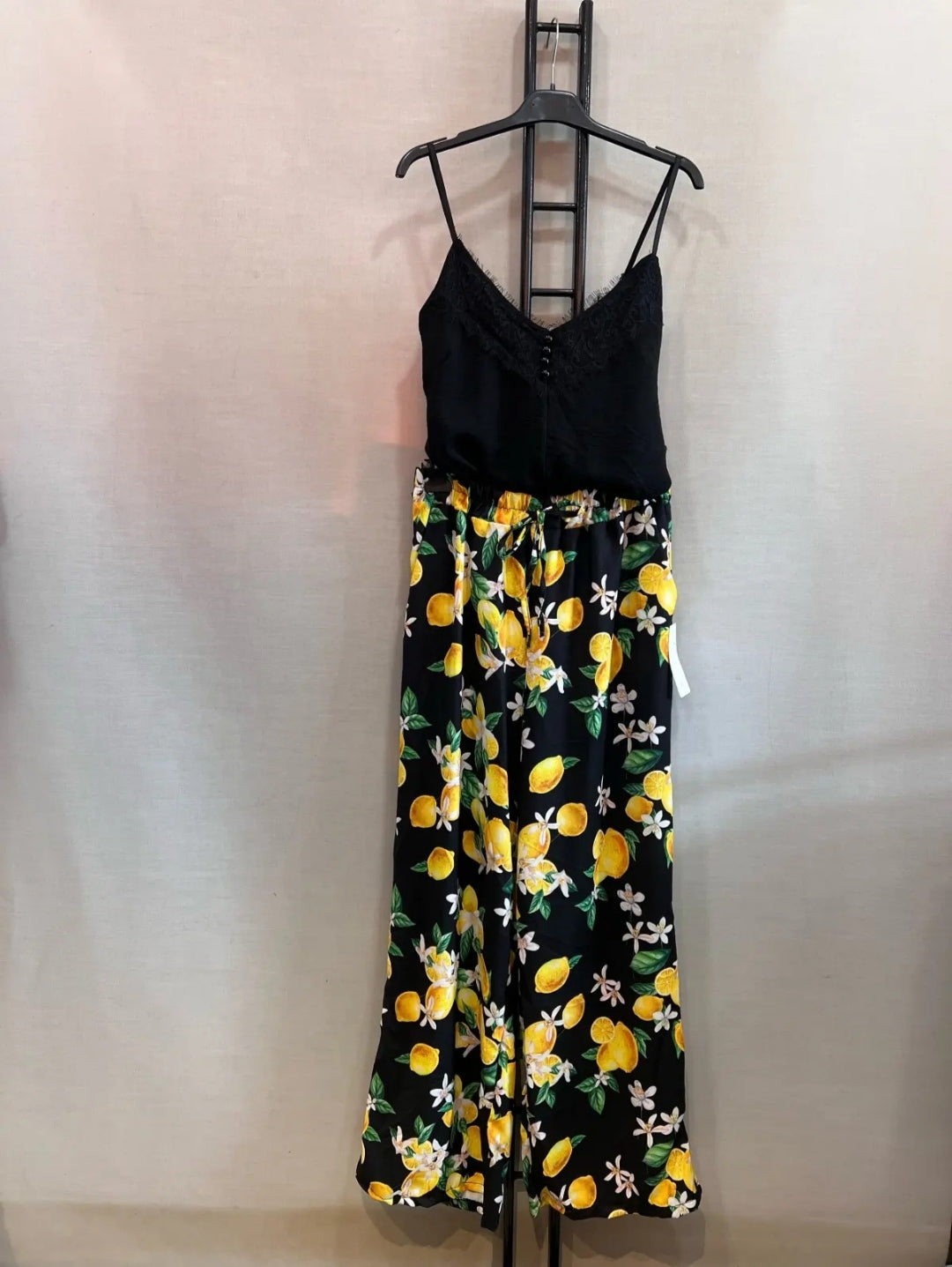 Pantalon noir et citron