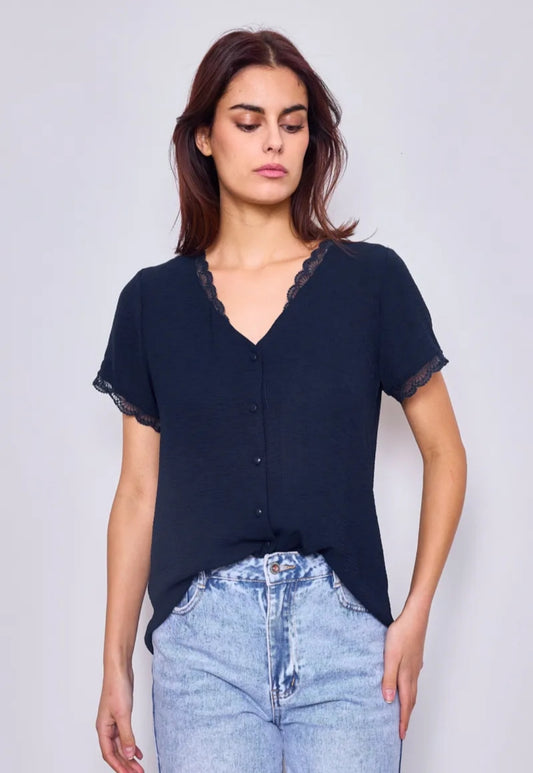 Haut marine dentelle