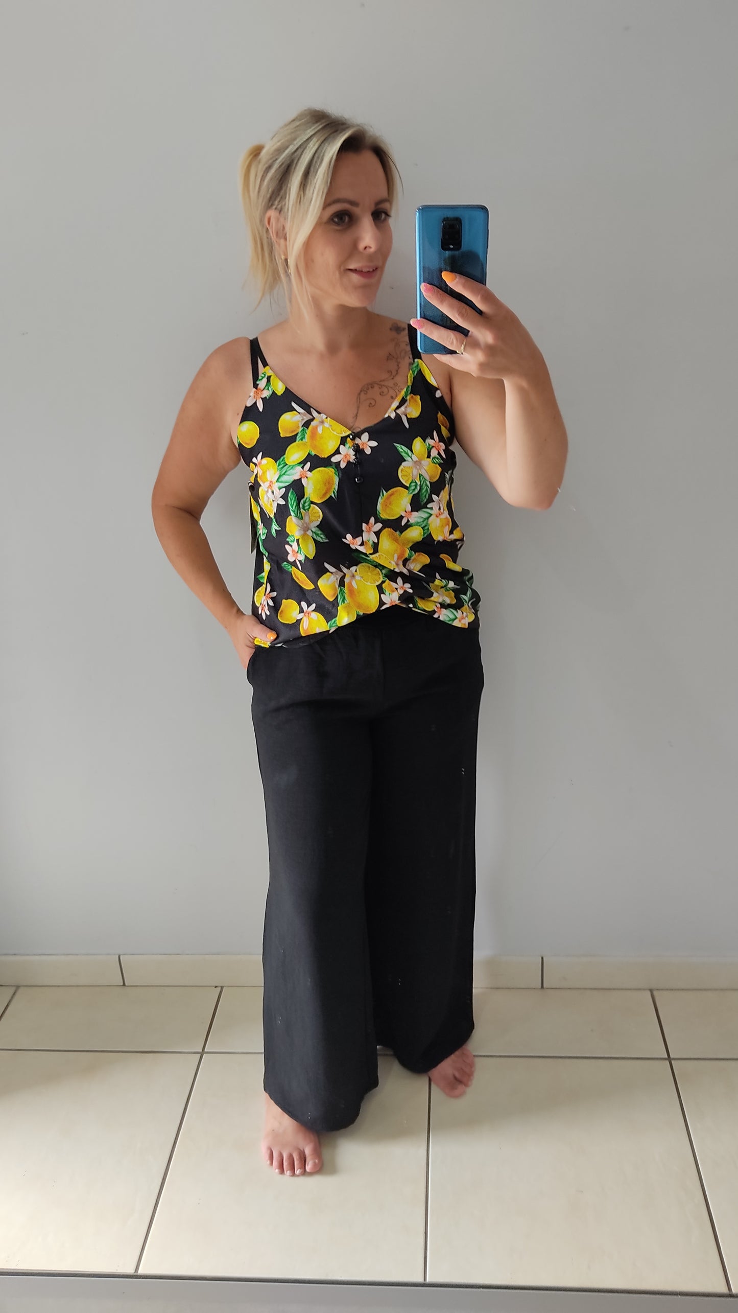 Haut noir et citron grande taille